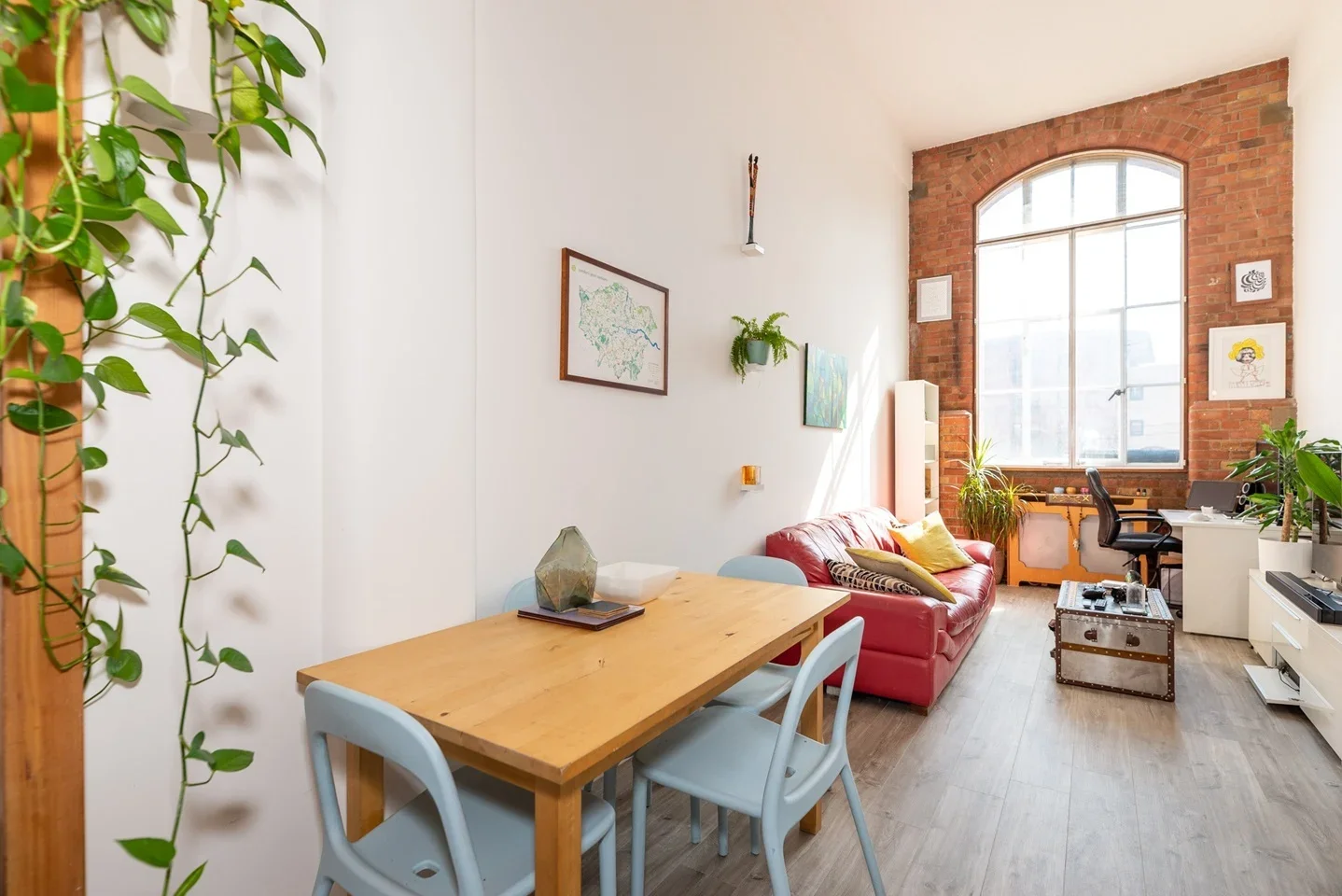 Flat Fairfield Road in Greater London