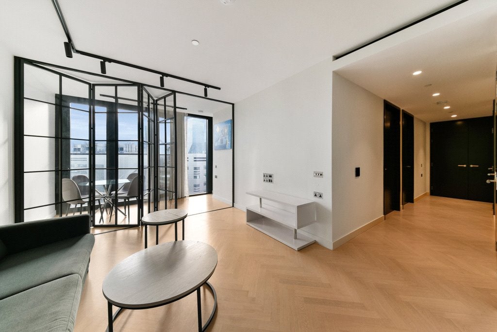 Flat Earl Street in Greater London