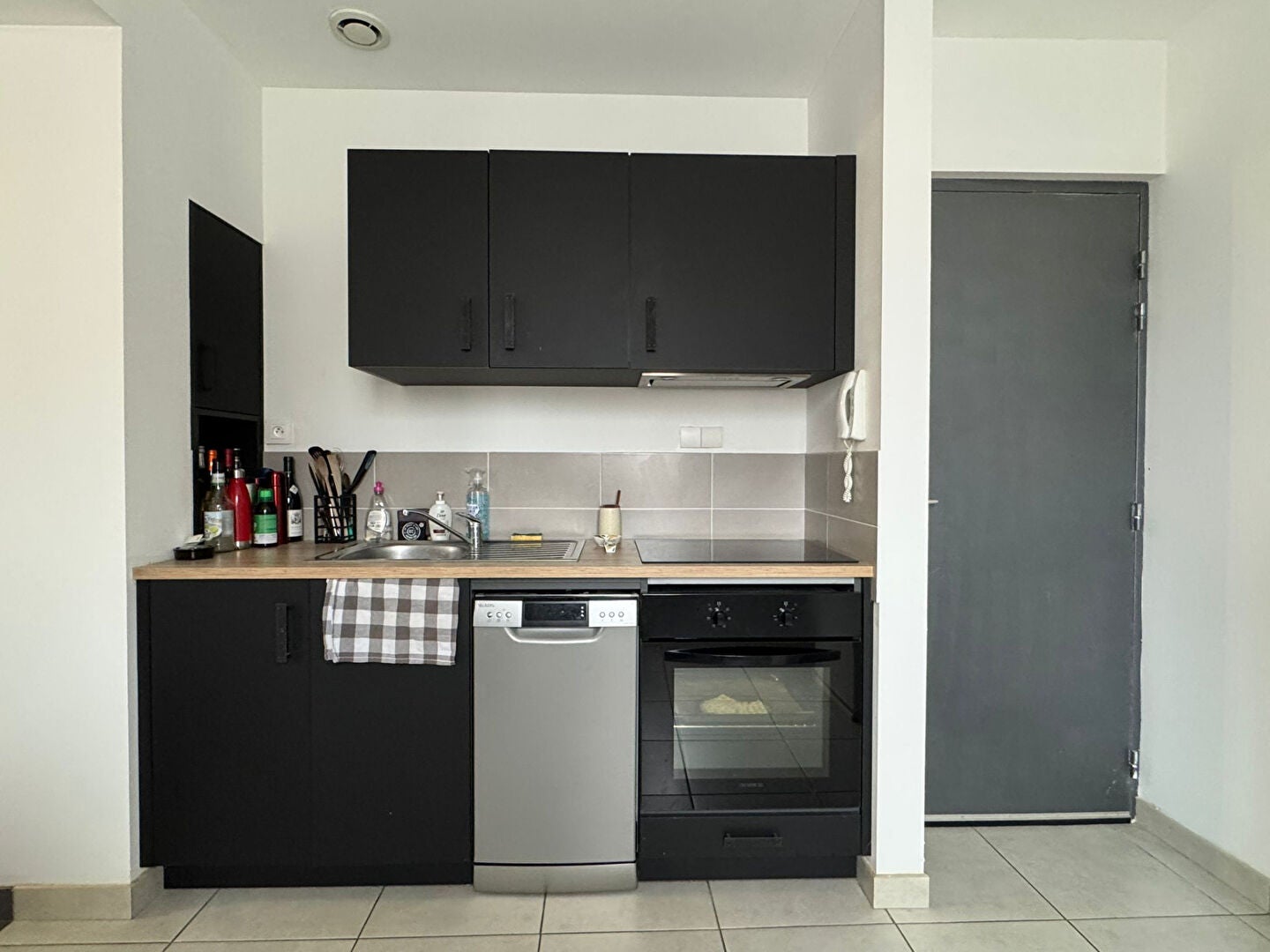 Flat Rue du Docteur Louis Sauvé in Mayenne