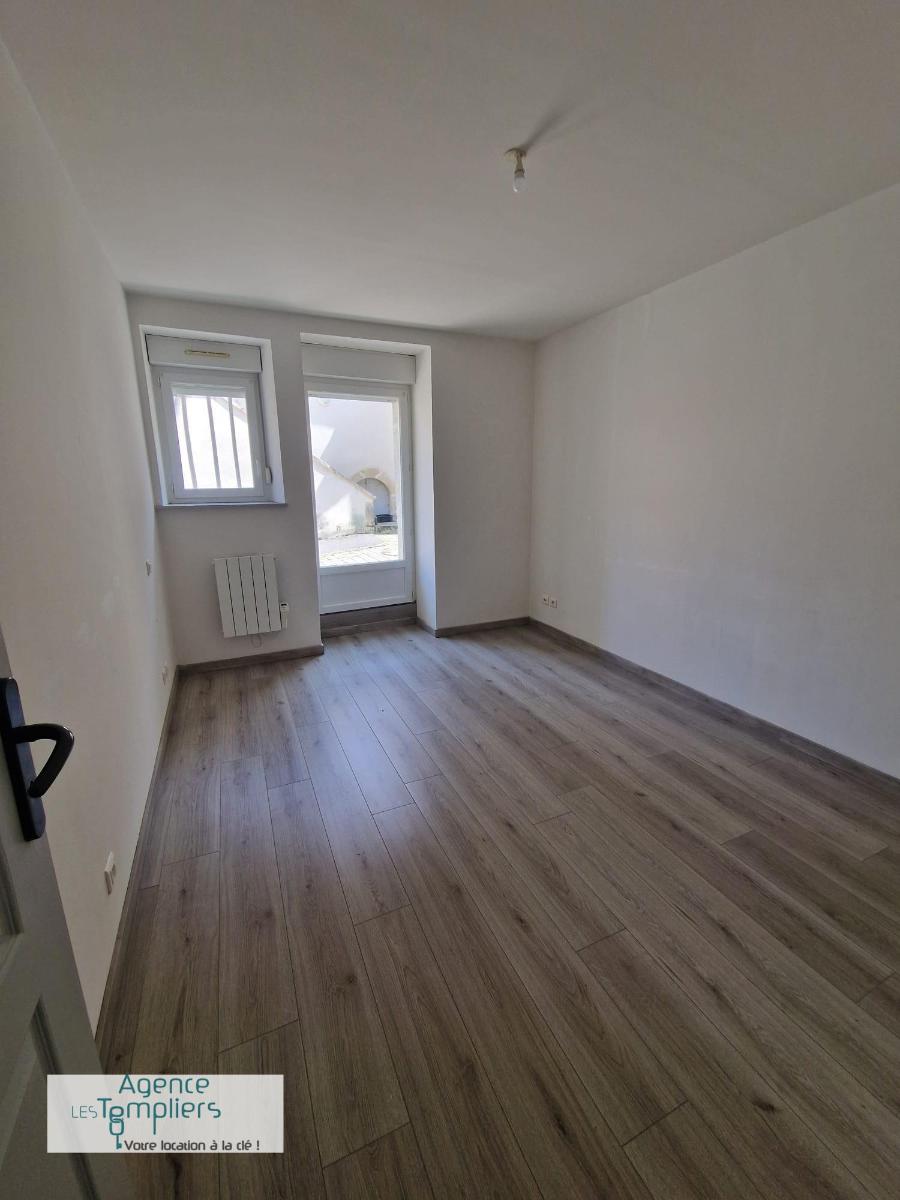 Appartement Place des Tuyas à Parcey