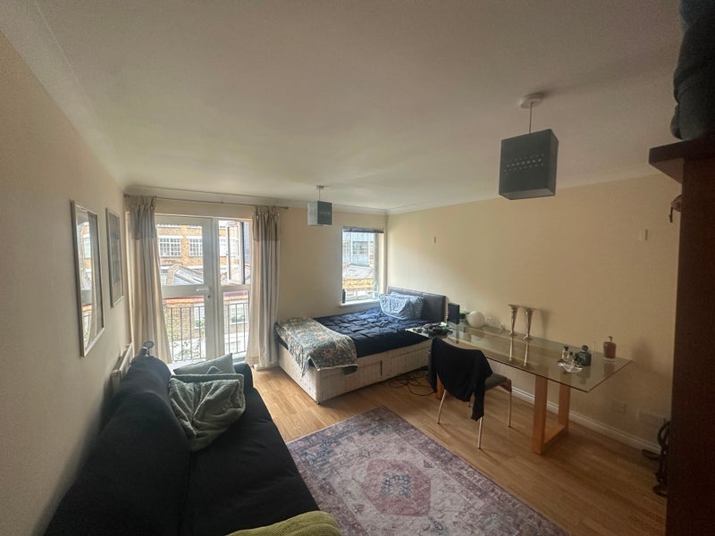 Room St. John Street in Greater London
