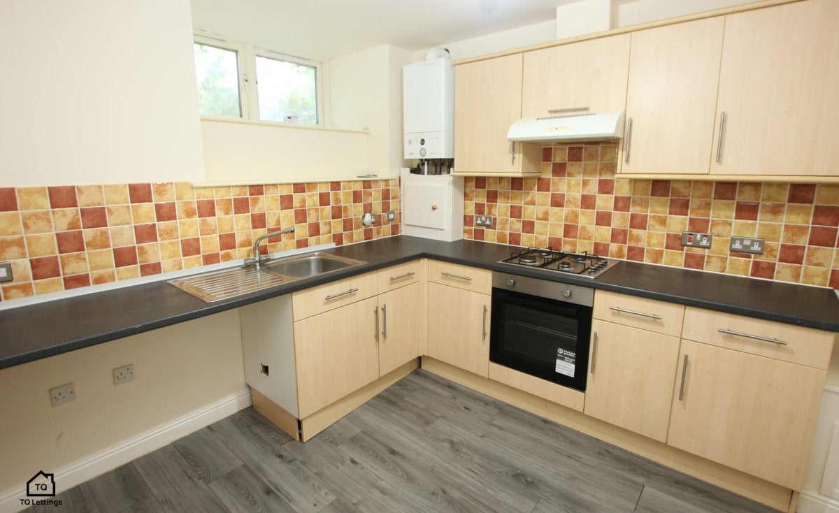 Flat Commercial Road in Kirklees