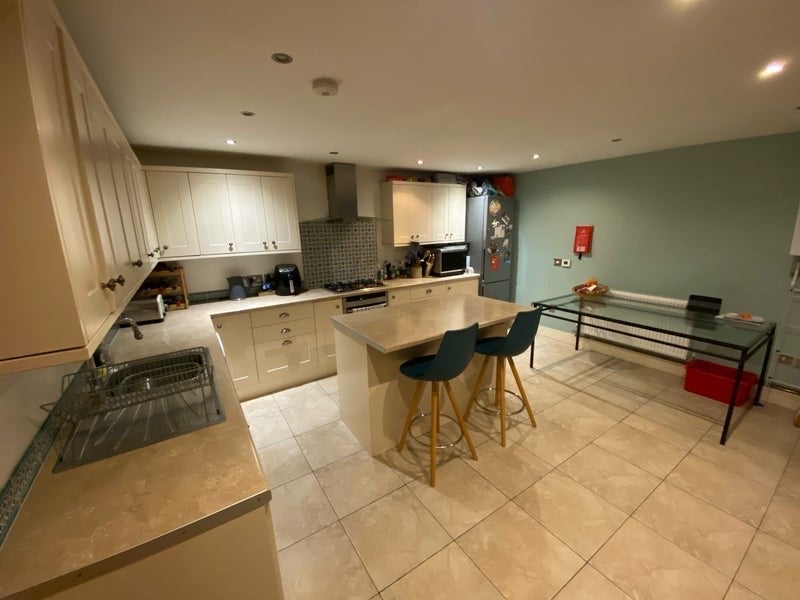 Room Adam Mews in Greater London