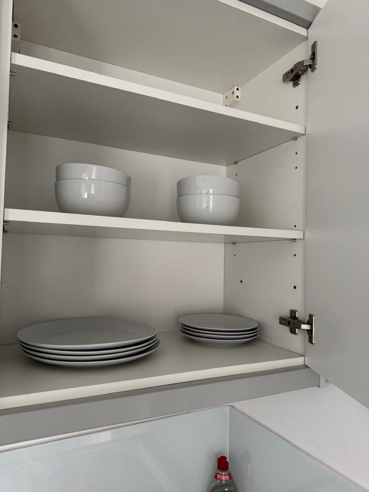 Flat Cotswold Gardens in Greater London
