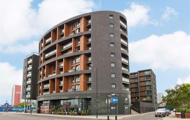 Room Hallsville Road in Greater London