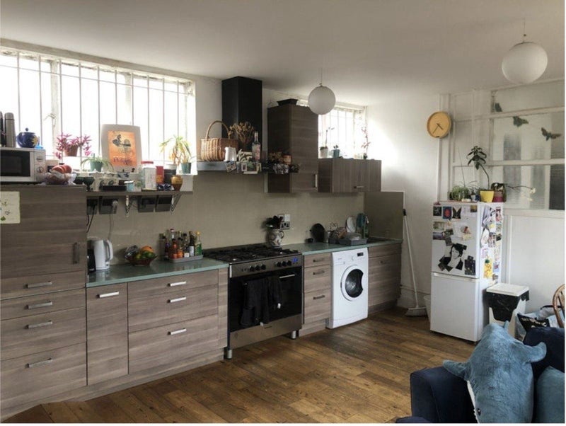 Room Leswin Road in Greater London