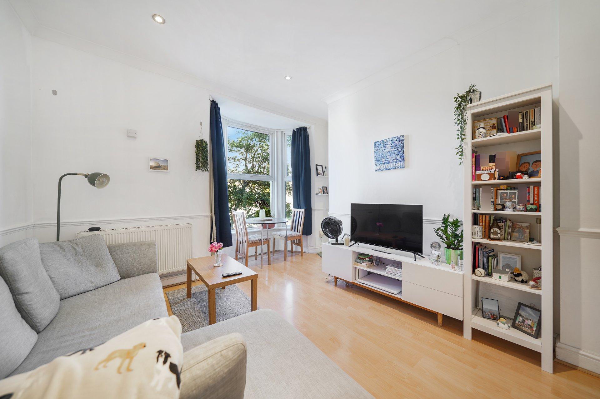 Flat Jackson Road in Greater London