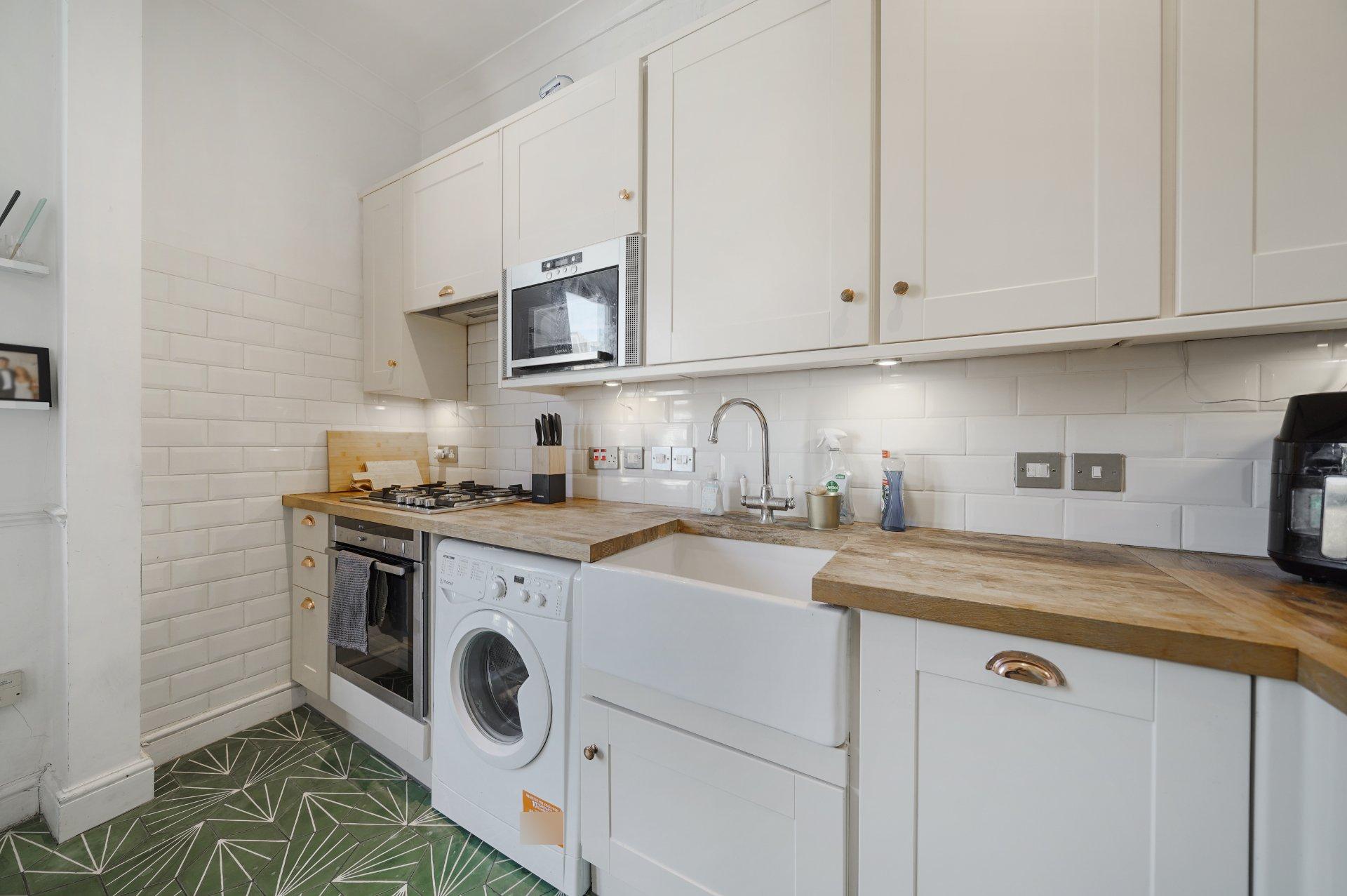 Flat Jackson Road in Greater London
