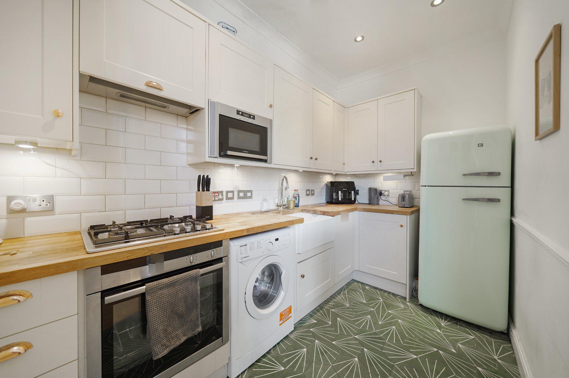Flat Jackson Road in Greater London