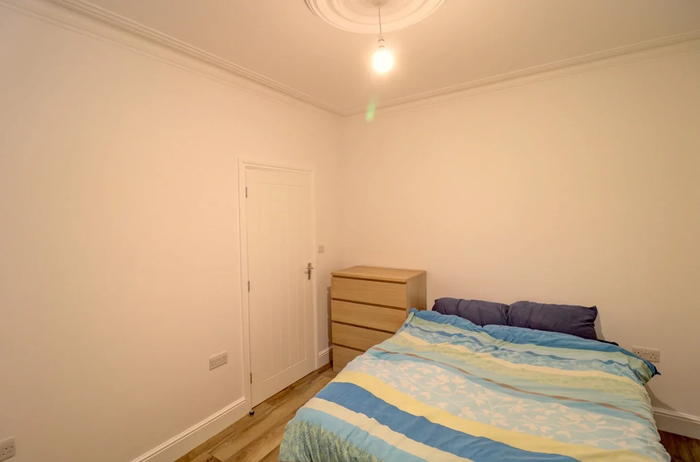 Room Davis Street in Greater London
