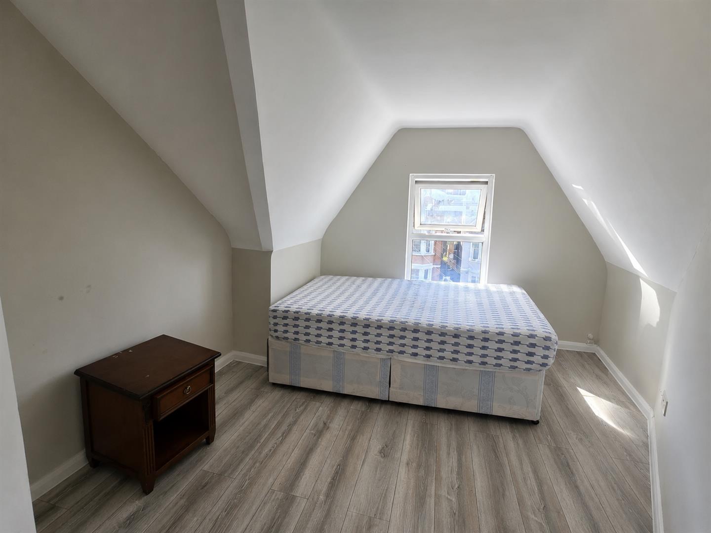 Flat Gladesmore Road in Greater London
