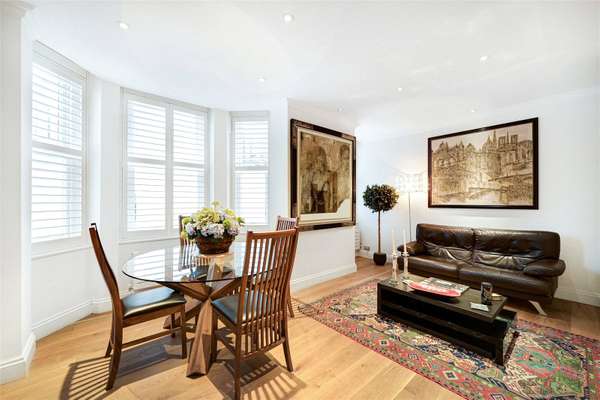 Flat Fawcett Street in Greater London