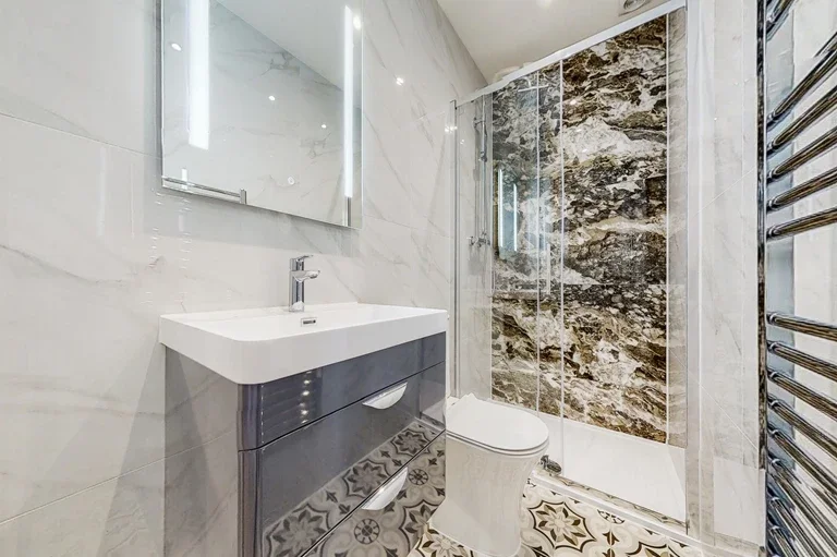 Flat Bushey Grove Road in Hertsmere