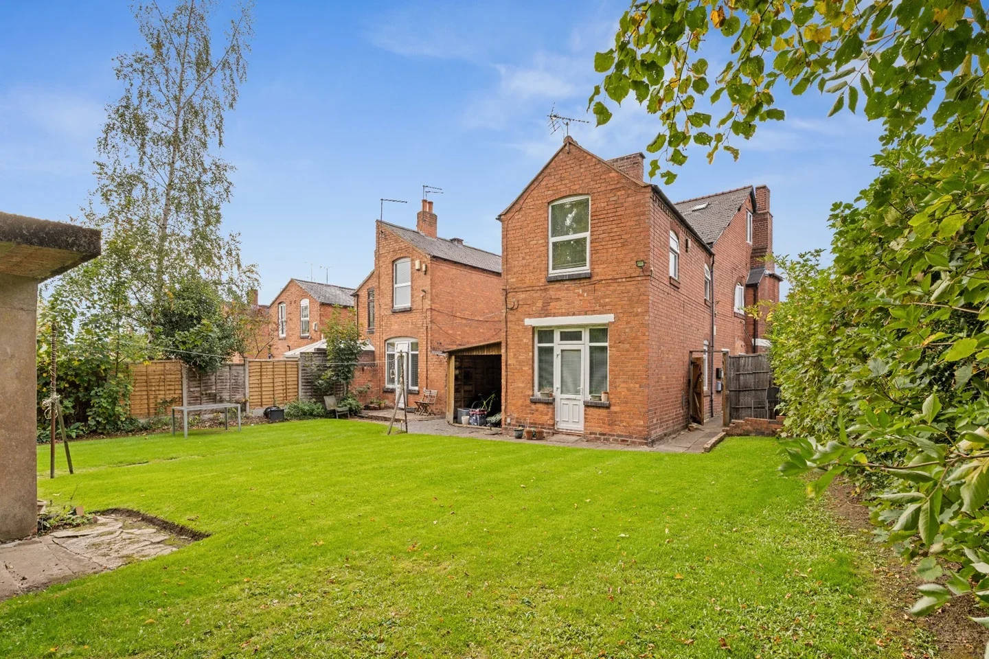 Flat Fordhouse Lane in Birmingham