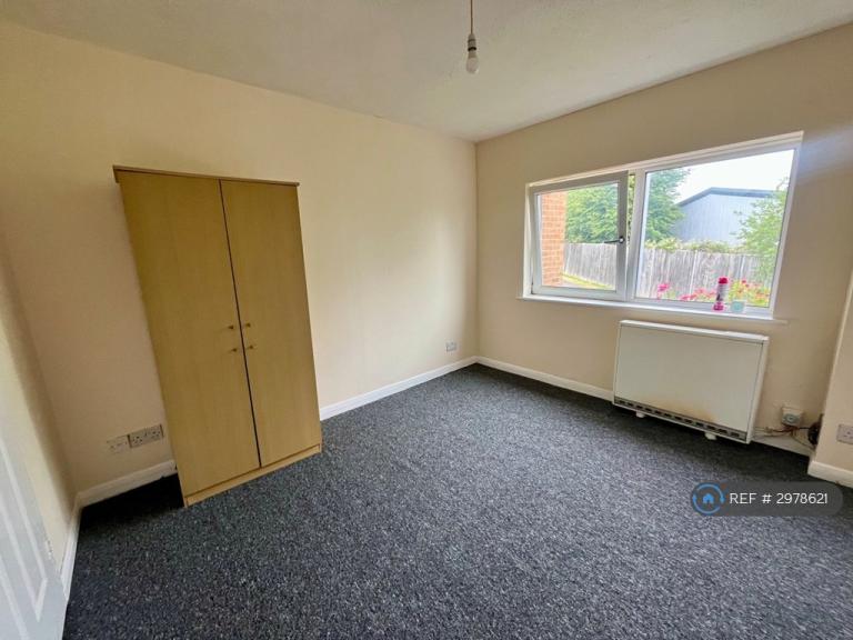 Room Moriston Close in Reading
