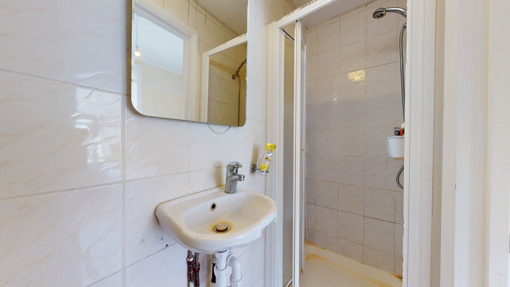 Flat Wrights Lane in Greater London