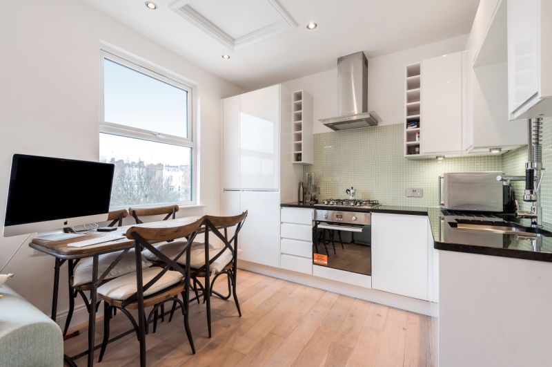Flat Davenant Road in Greater London