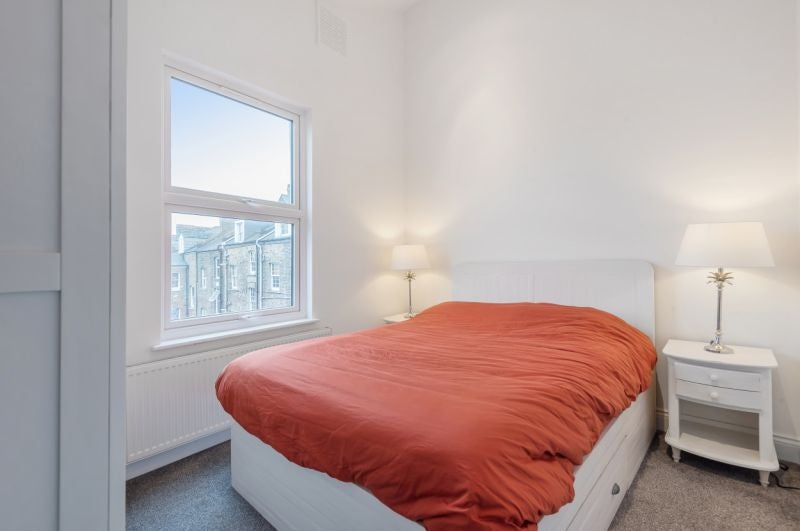 Flat Davenant Road in Greater London
