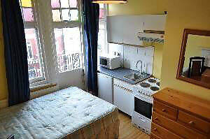 Flat Castletown Road in Greater London