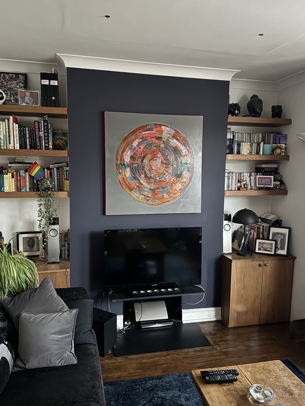 Flat Bavent Road in Greater London