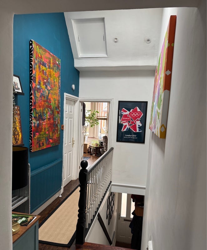 Flat Bavent Road in Greater London