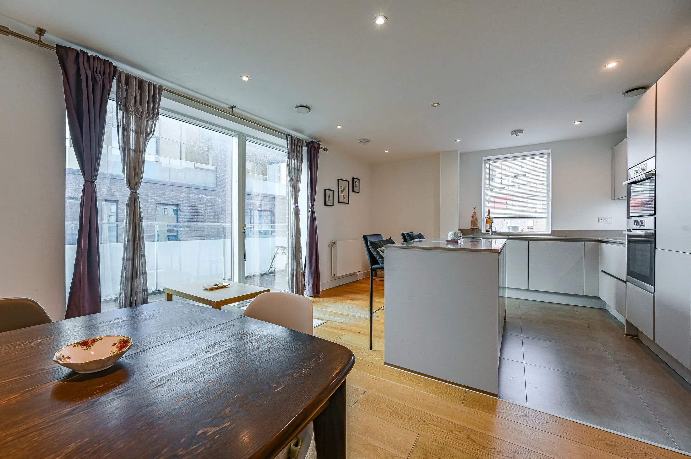 Flat Fergus Street in Greater London