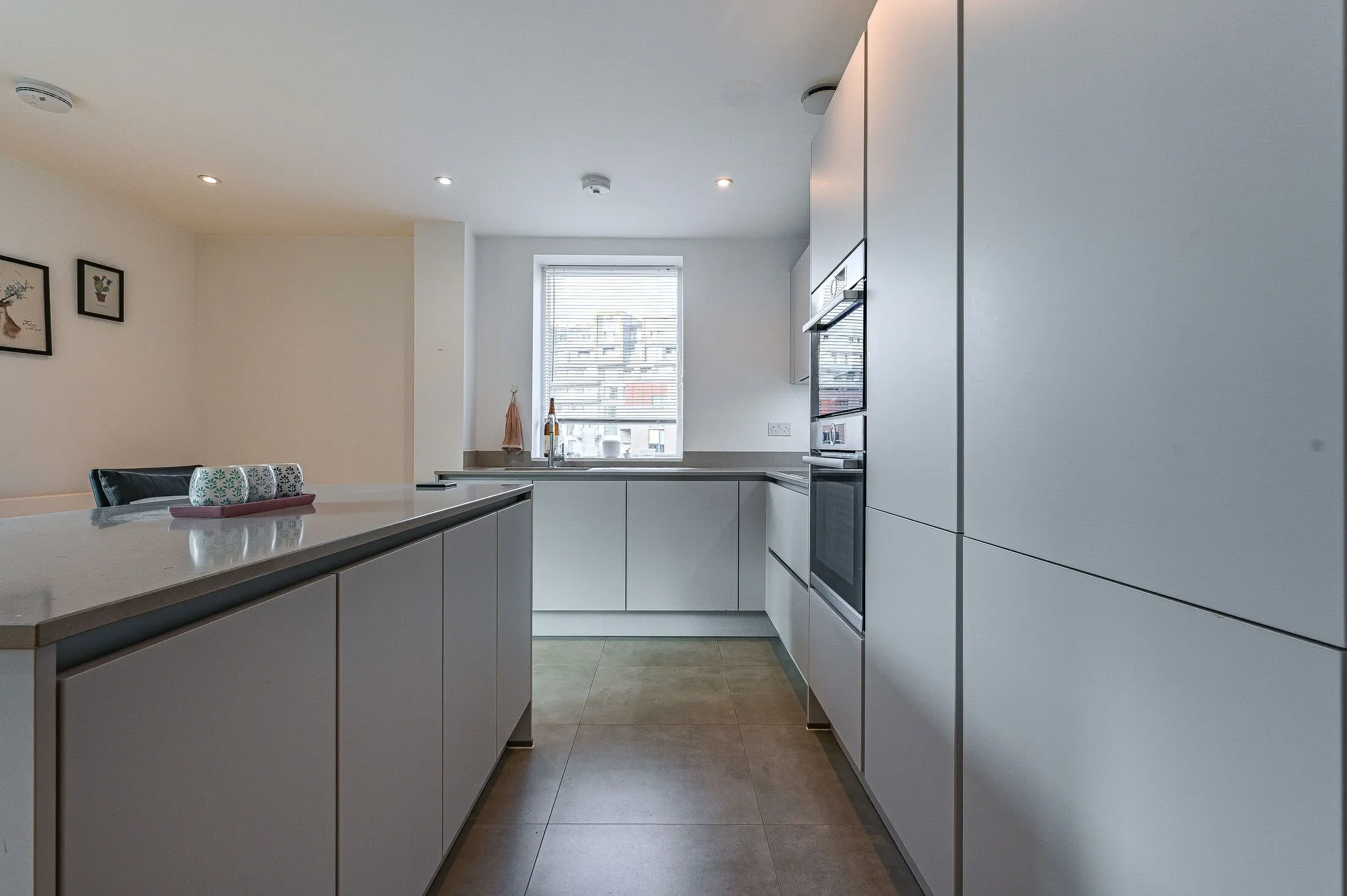 Flat Fergus Street in Greater London