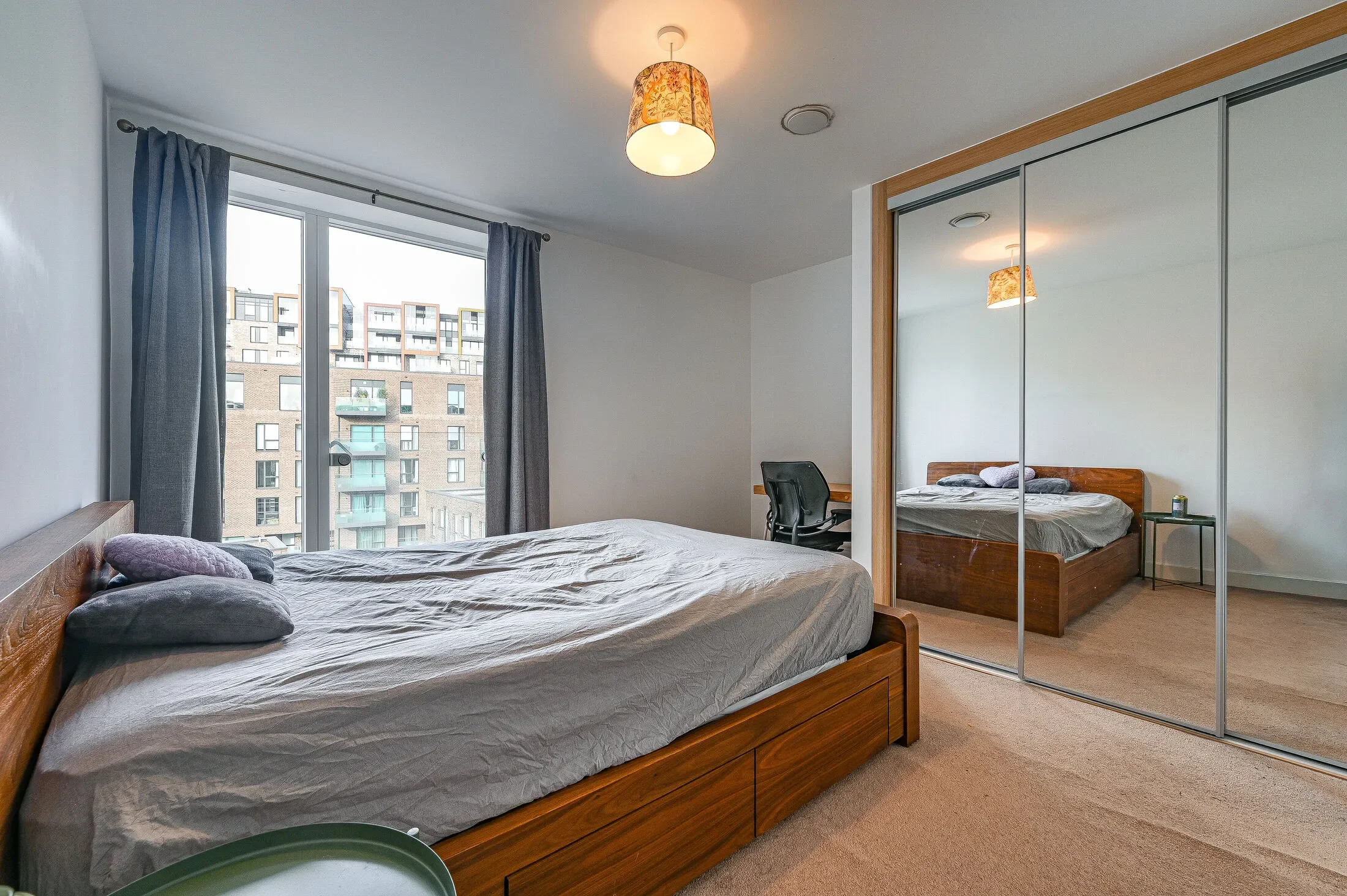Flat Fergus Street in Greater London