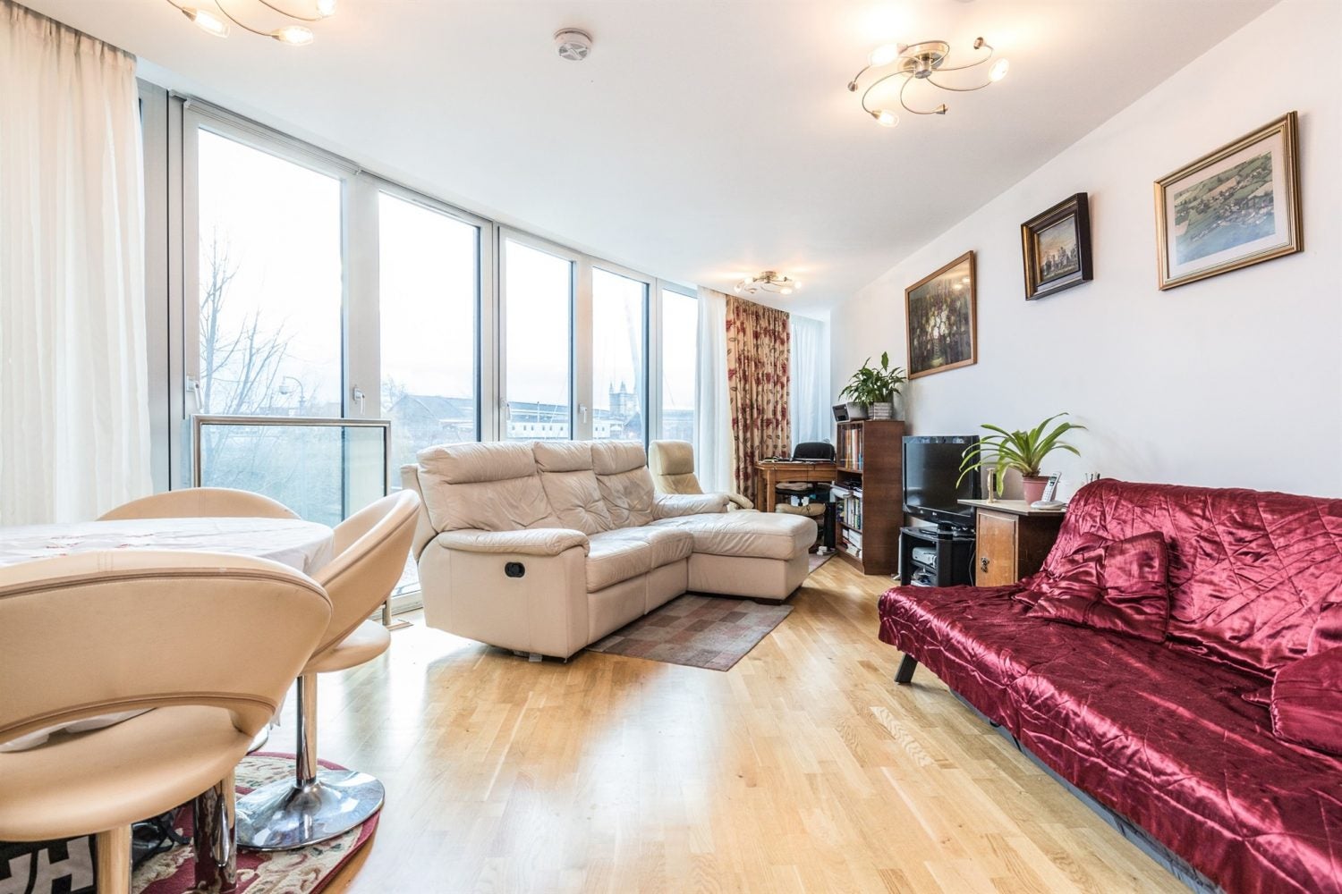 Flat Webb Close in Greater London
