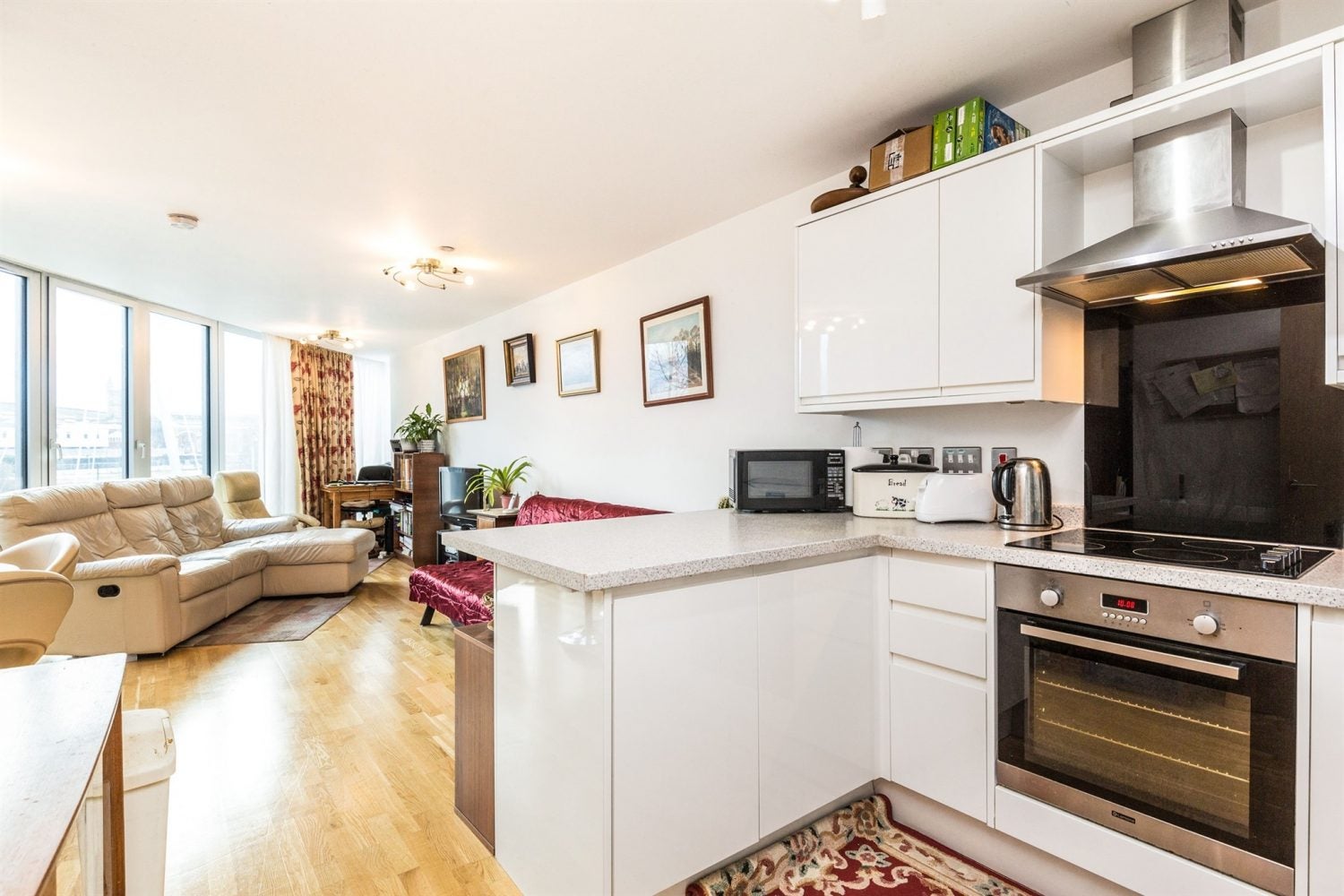 Flat Webb Close in Greater London
