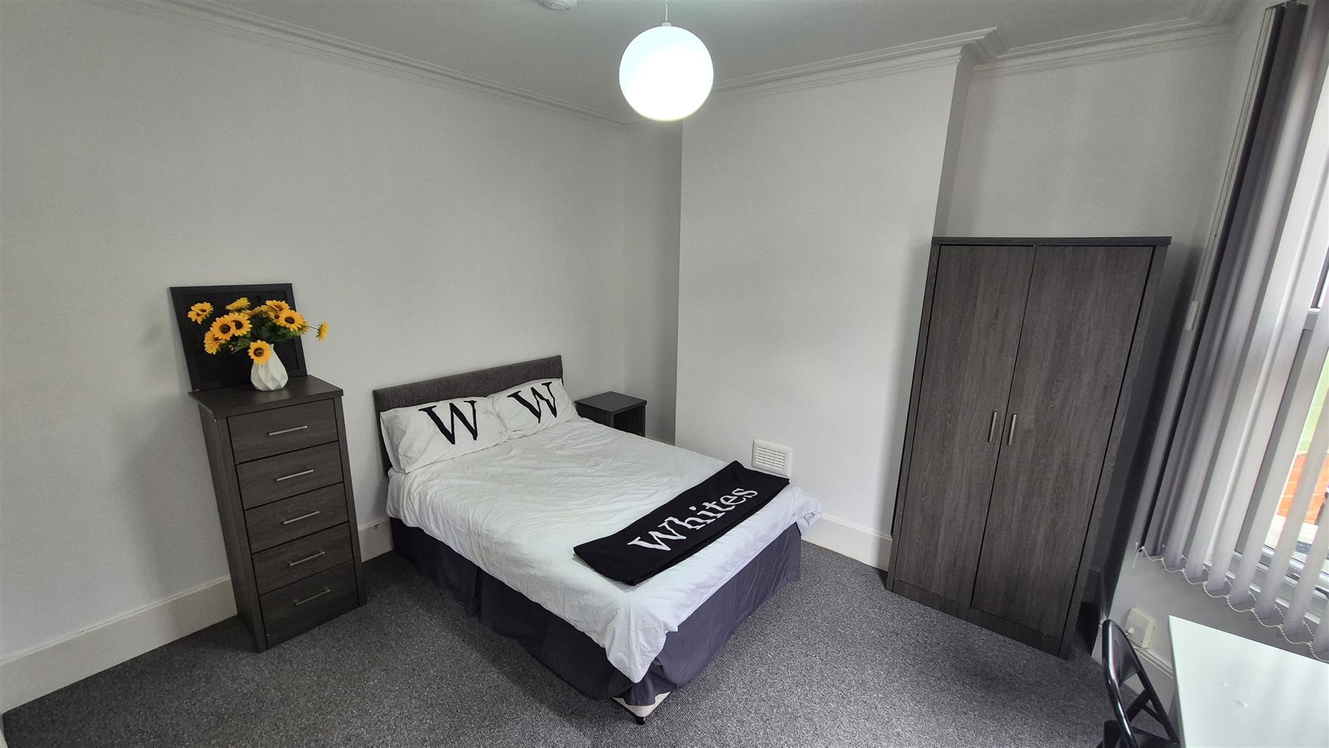 Room Lutterworth Road in Northampton