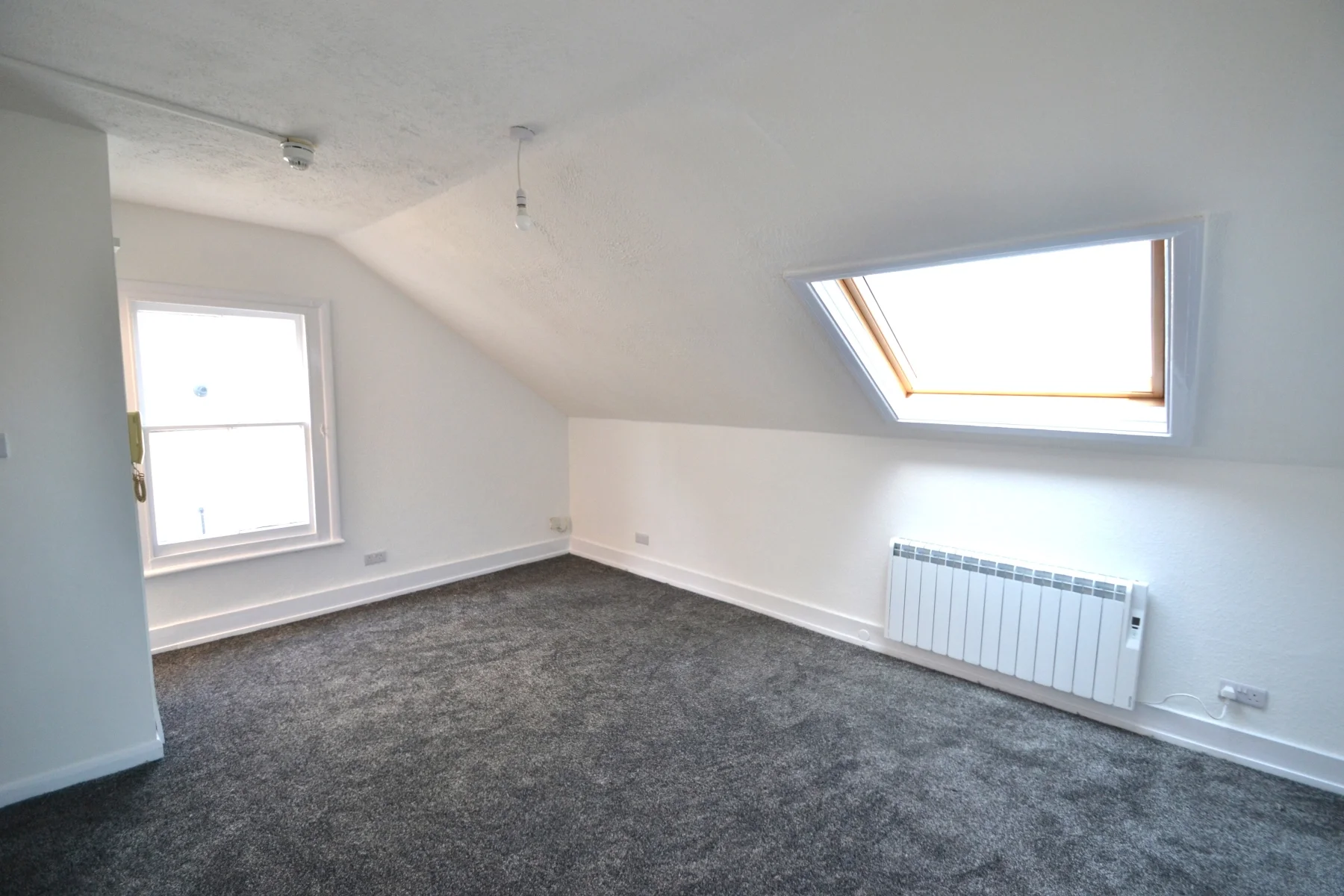 Room Upper Bridge Road in Reigate and Banstead