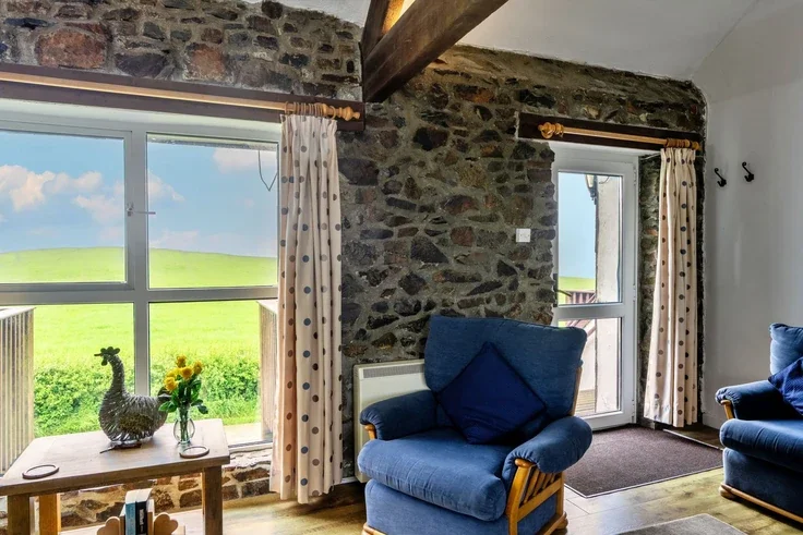 House Quinceborough Farm access road in Widemouth Bay