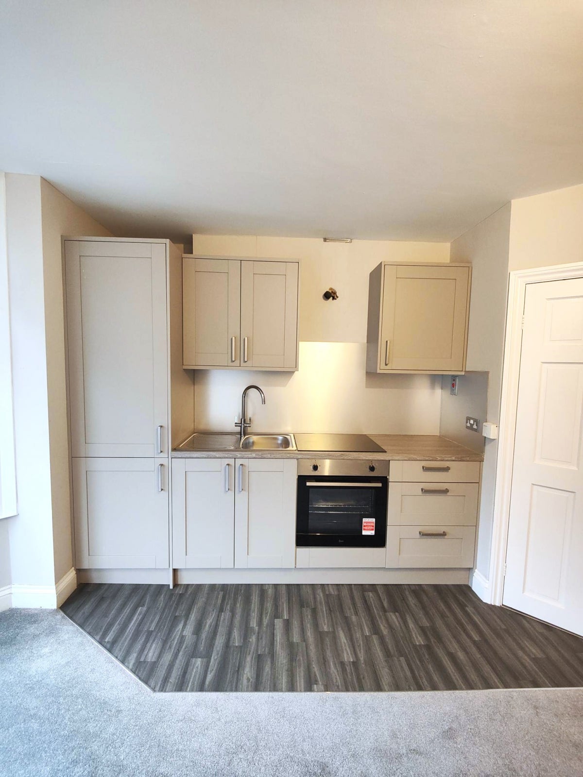 Flat Spencer Avenue in Coventry