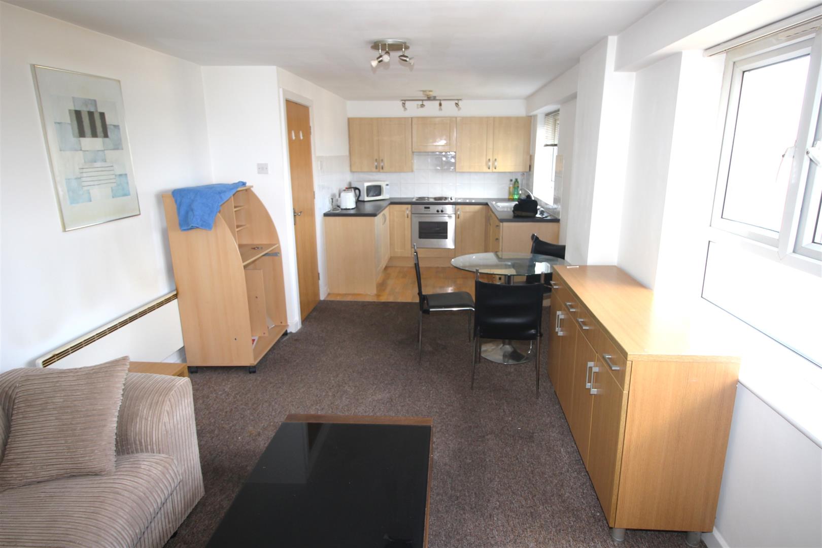 Flat Lyneham Walk in Salford