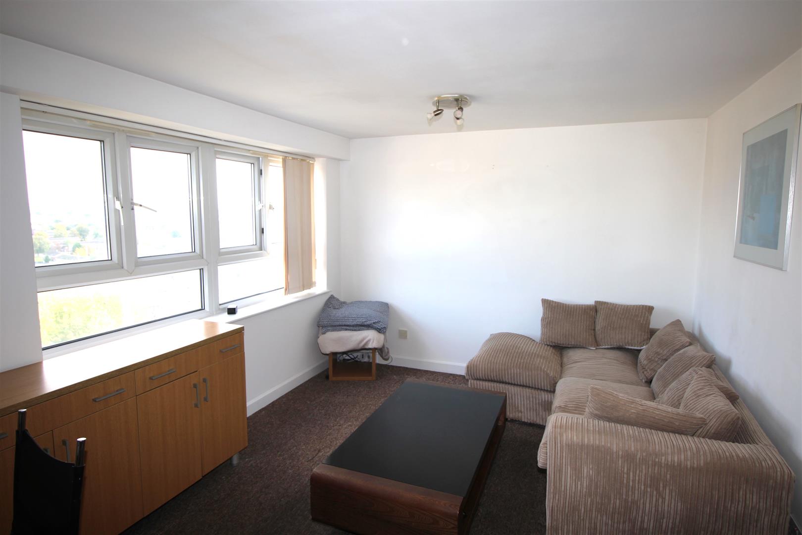 Flat Lyneham Walk in Salford