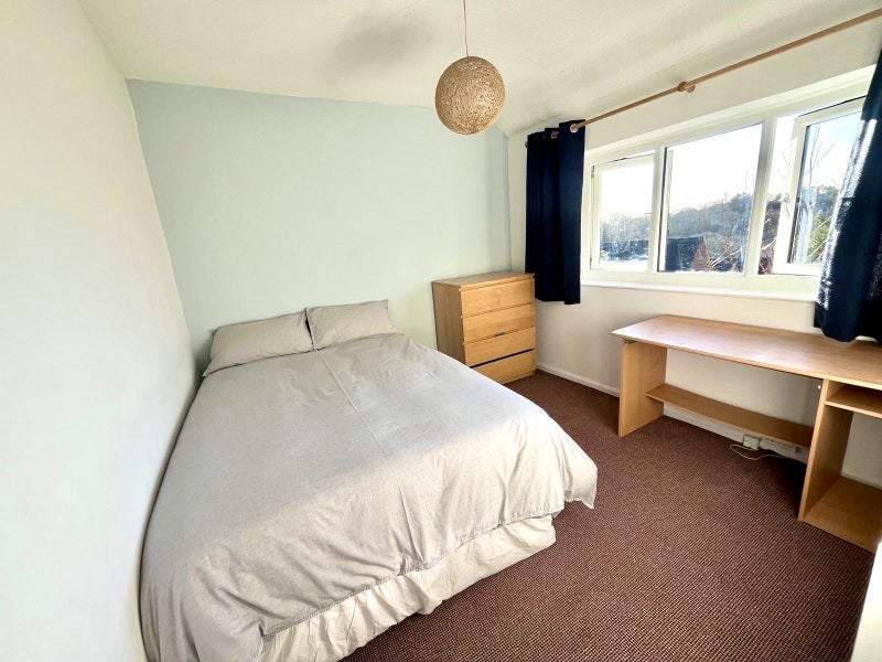Room Lincombe Mount in Leeds