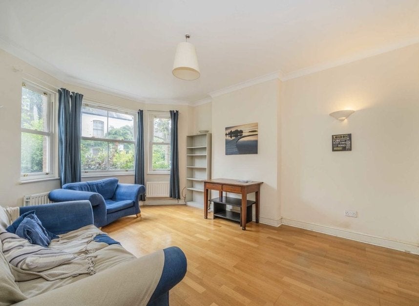 Flat Montefiore Street in Greater London
