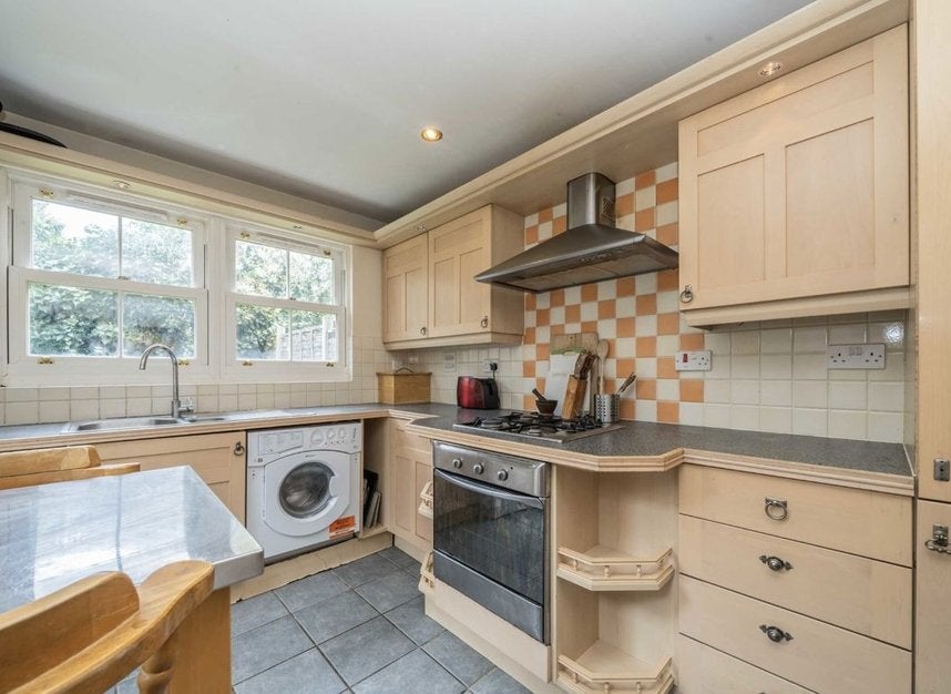 Flat Montefiore Street in Greater London