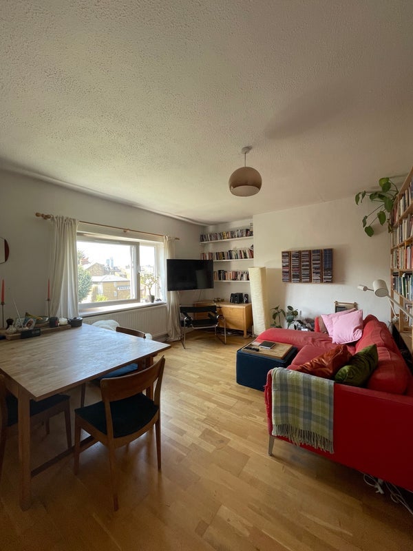 Room Henry Road in Greater London