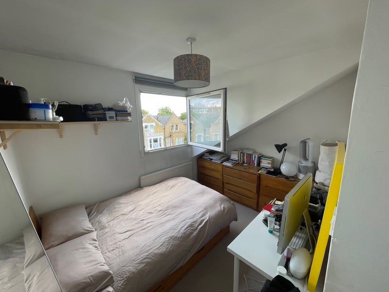 Room Henry Road in Greater London