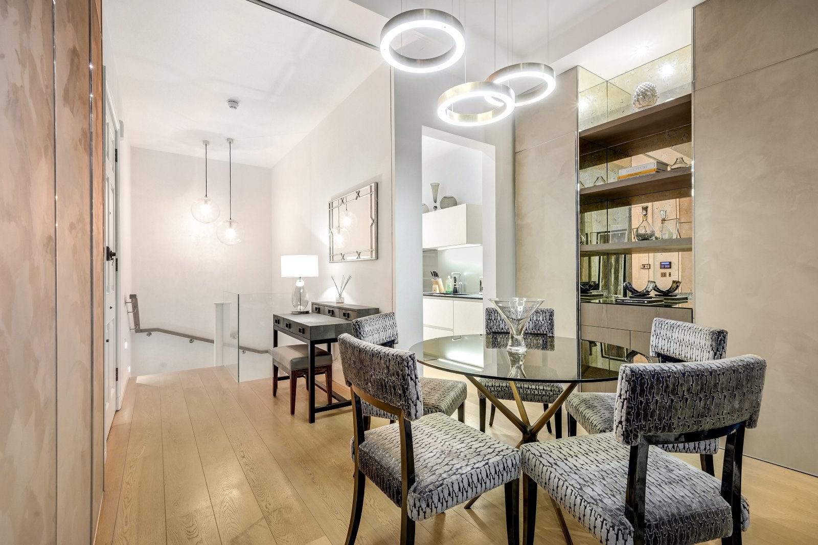 Flat Courtfield Gardens in Greater London