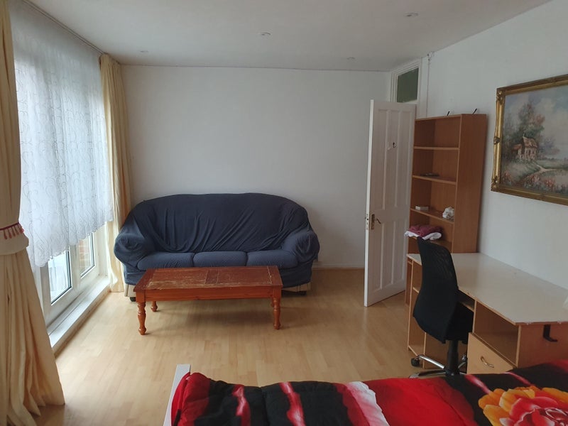 Room Varndell Street in Greater London