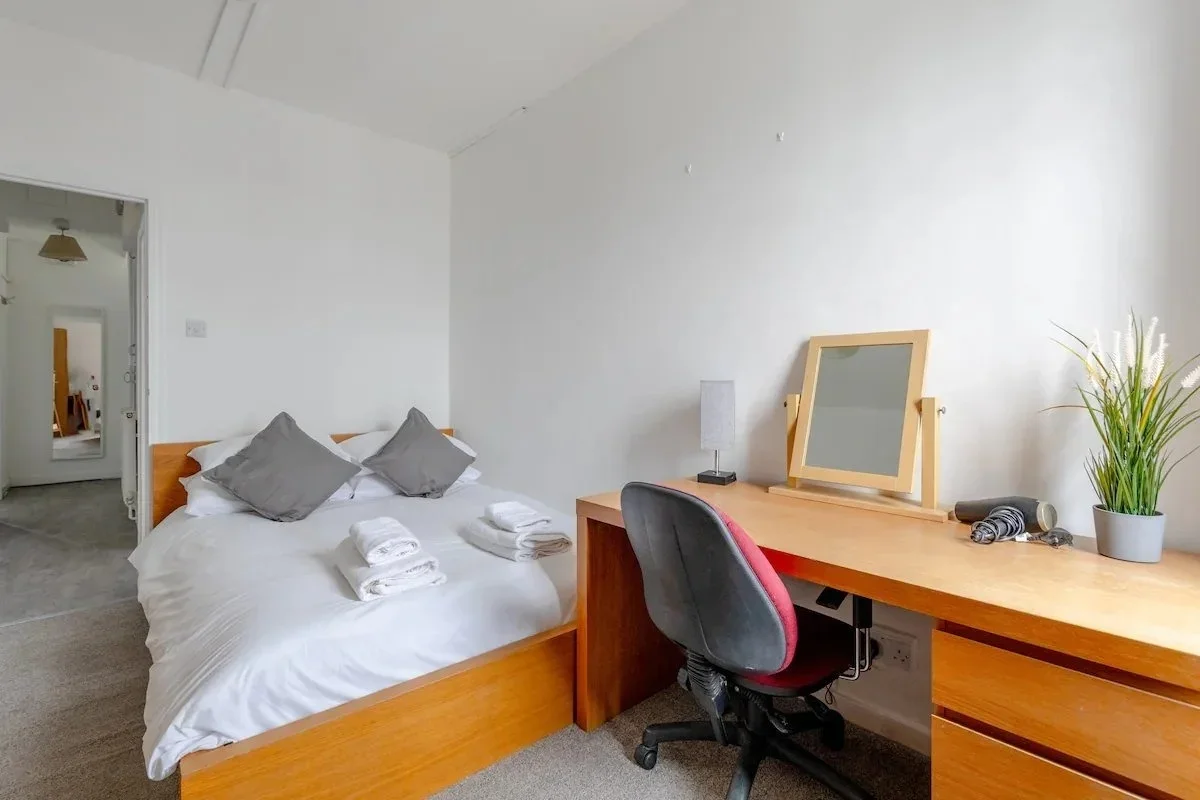 Room Camden Road in Greater London