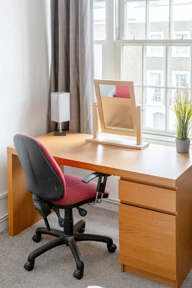 Room Camden Road in Greater London