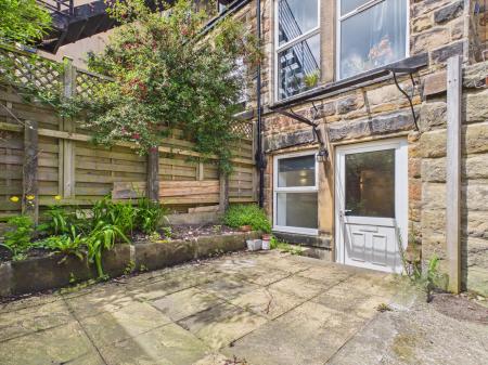 Flat Harlow Moor Drive in Harrogate