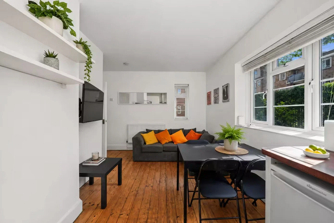Flat Scoble Place in Greater London