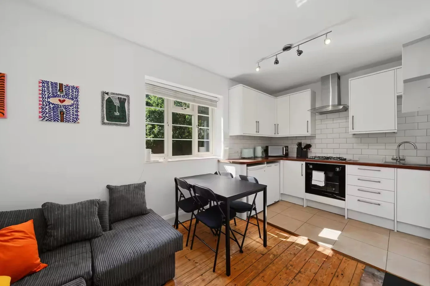 Flat Scoble Place in Greater London