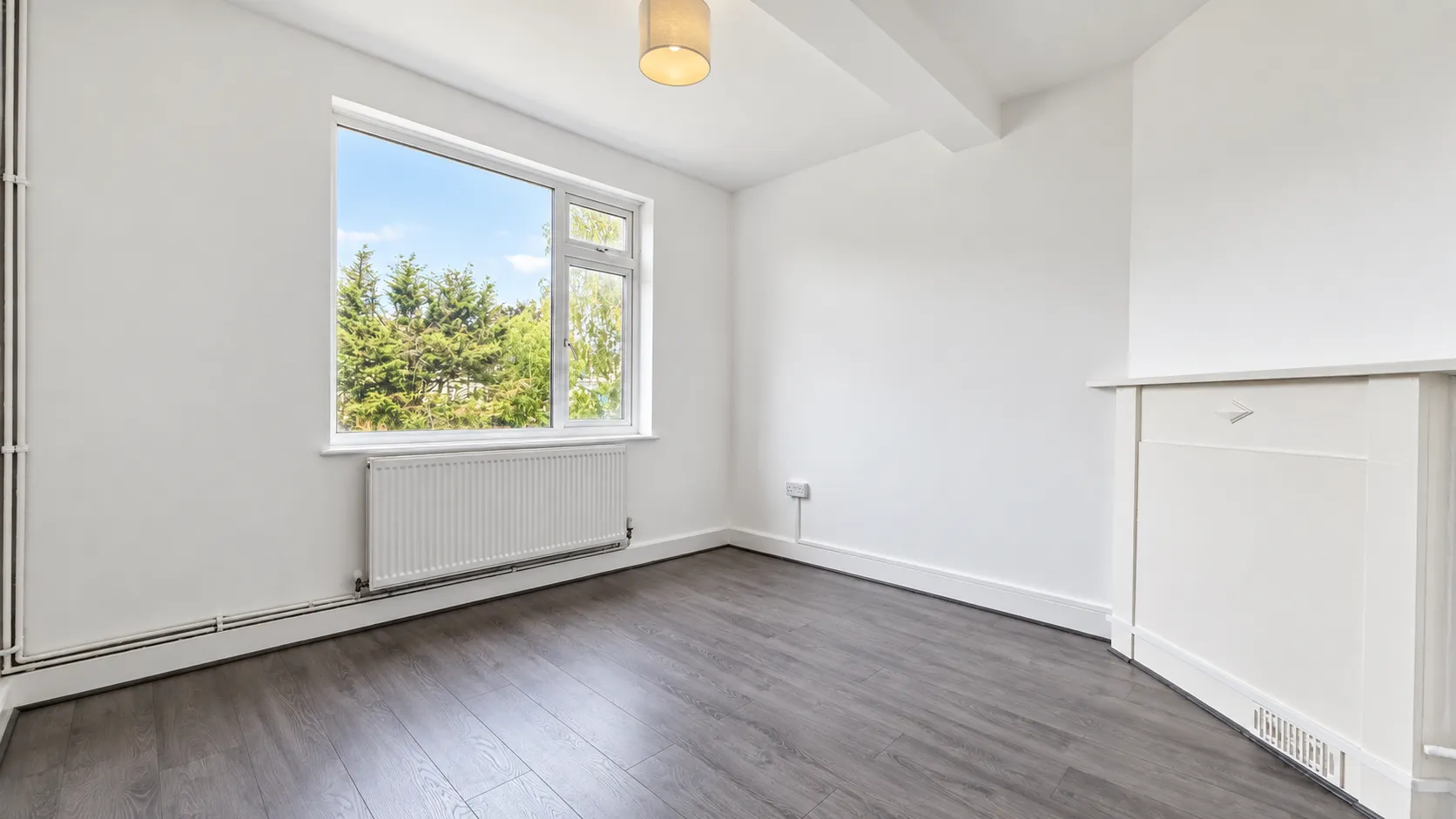 Flat Falconwood Parade in Greater London