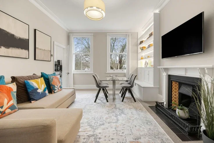 Flat Warwick Road in Greater London